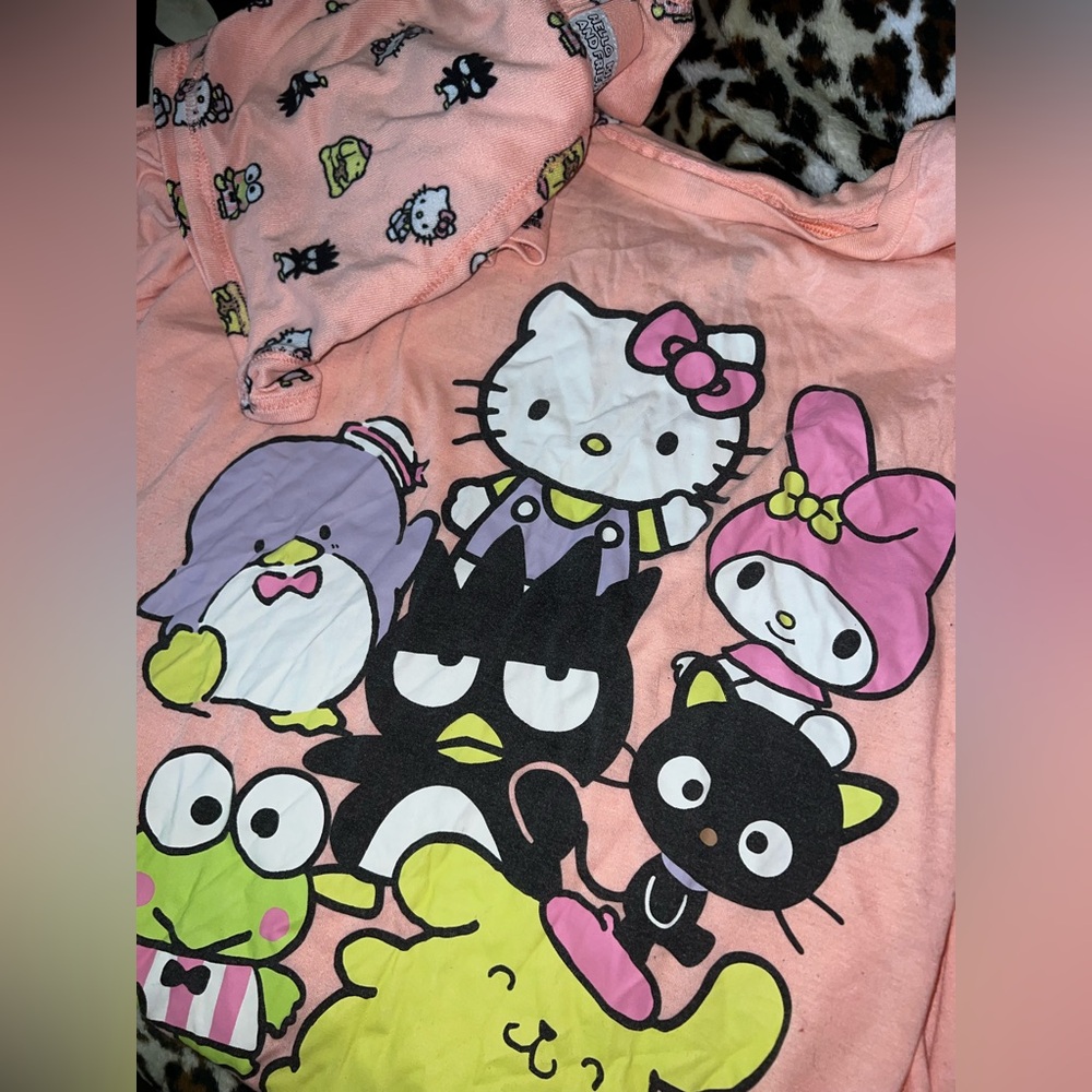 Hello Kitty Pajama Set - Picture 2 of 7